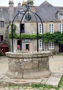 Locronan-4