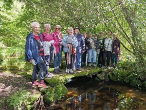 groupe-sur-petit-pont-pont-de-pierre-Guilers-sur-Goyen
